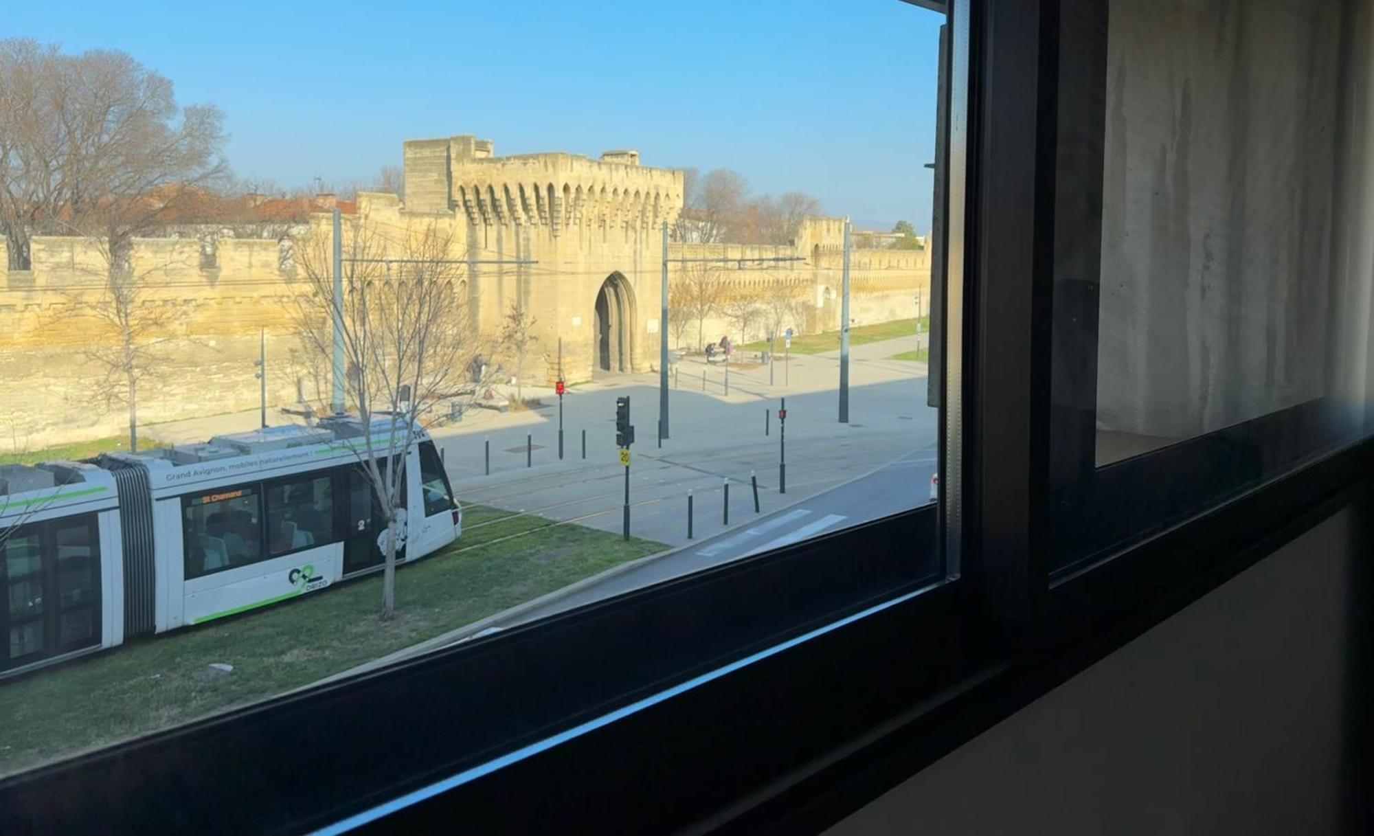 Appartement Le Rive Droite - Gare Centre - Wifi - Terrasse - Face Remparts à Avignon Extérieur photo